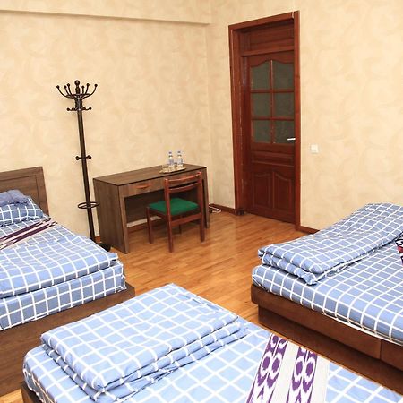 Yellow Hostel Dushanbe Luaran gambar