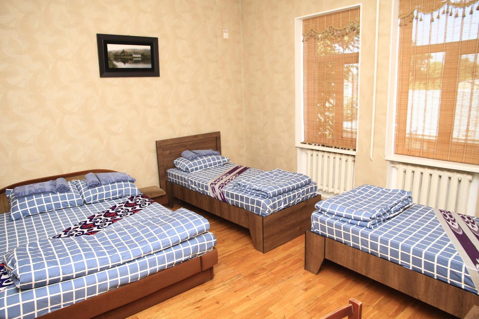 Yellow Hostel Dushanbe Luaran gambar
