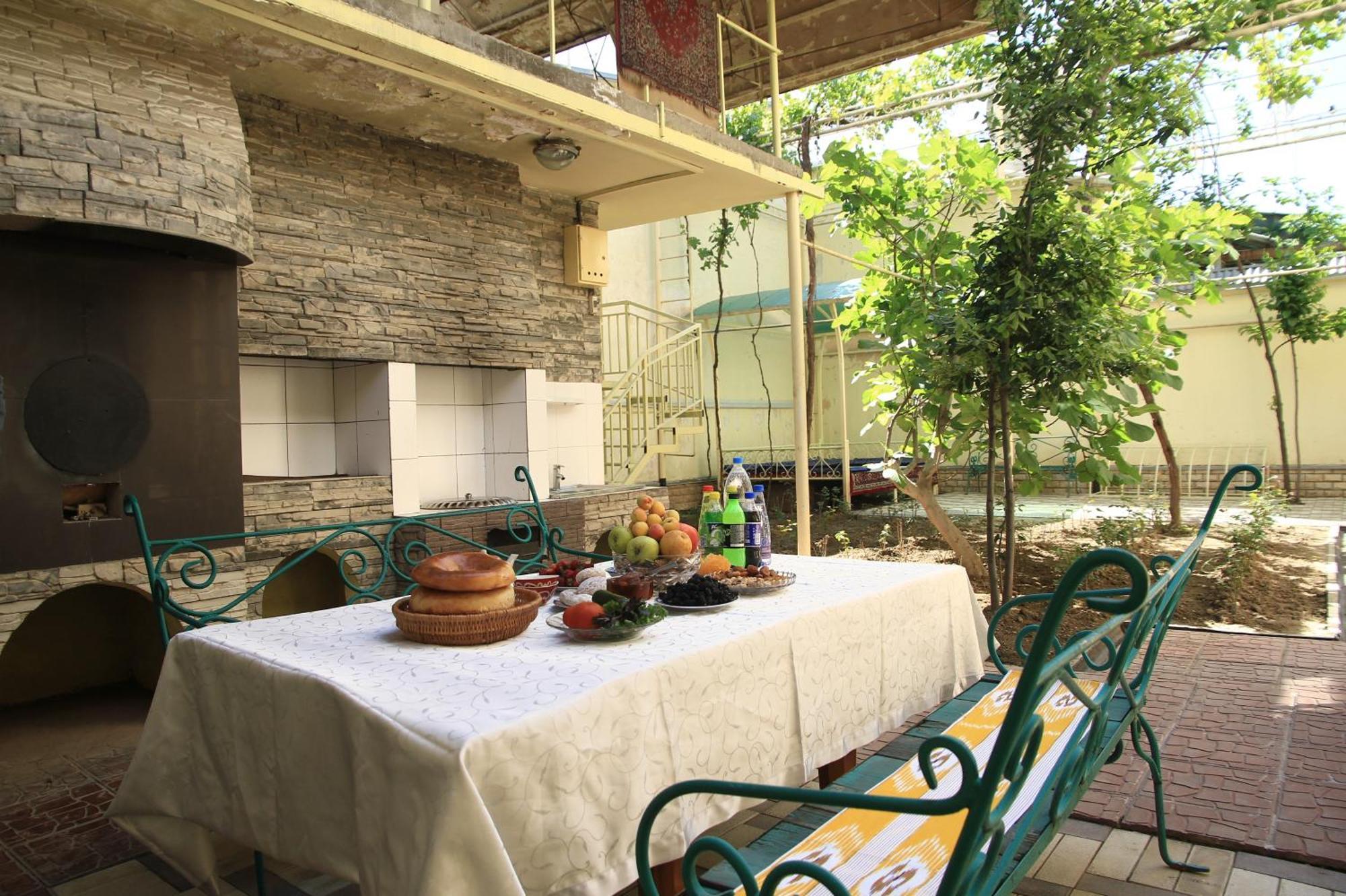 Yellow Hostel Dushanbe Luaran gambar