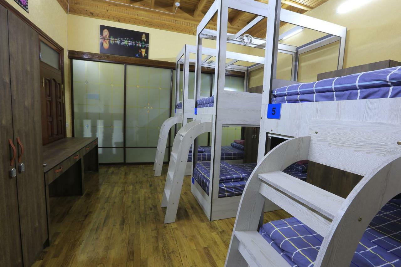 Yellow Hostel Dushanbe Luaran gambar